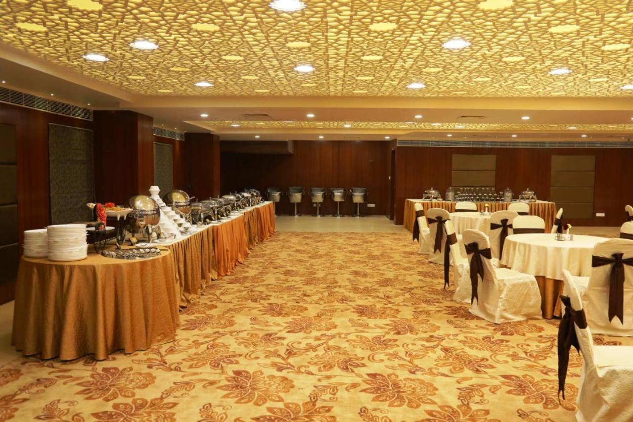 Olive Tree Hotel Vijayawada Ngoại thất bức ảnh